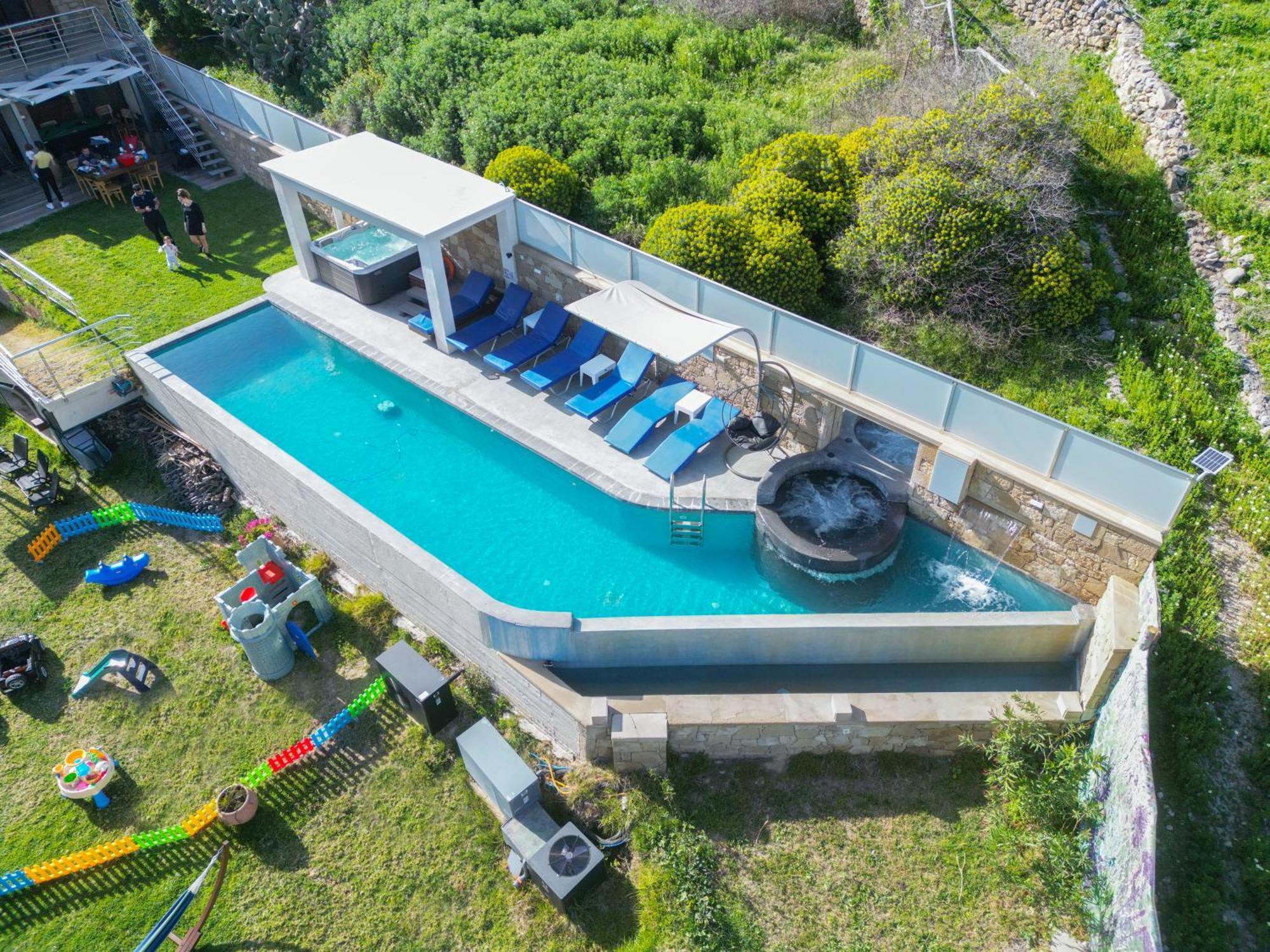 Heated Private Ozone Salt Pool, Jacuzzi, Cinema Inside & Outside, Ping Pong, Billiard, Ps5, Playground, Giant Chess, Giant Monopoly, Table Football, 3X Surround Sound - Villa Rokka Luxe Kissamos Luaran gambar