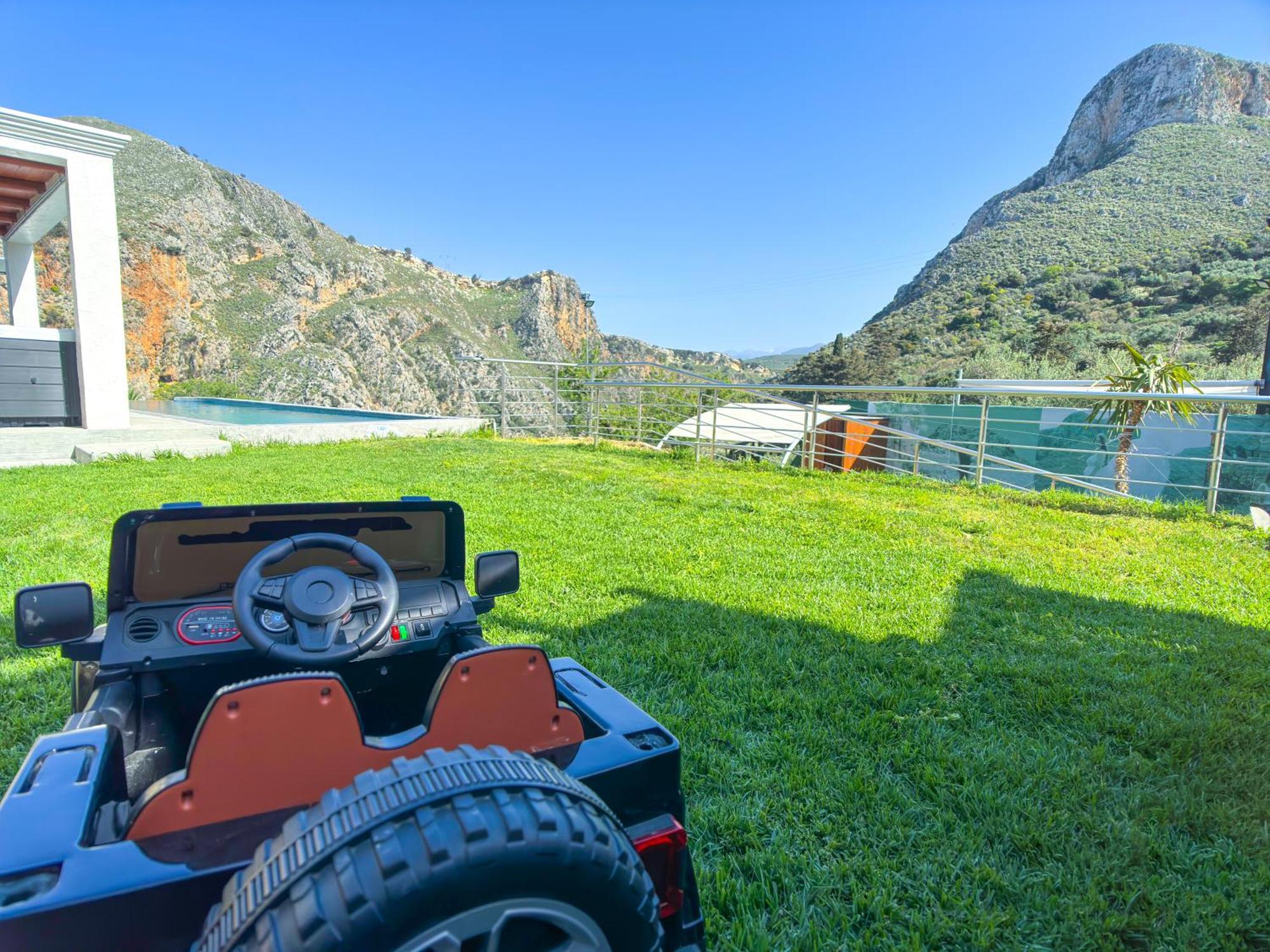 Heated Private Ozone Salt Pool, Jacuzzi, Cinema Inside & Outside, Ping Pong, Billiard, Ps5, Playground, Giant Chess, Giant Monopoly, Table Football, 3X Surround Sound - Villa Rokka Luxe Kissamos Luaran gambar