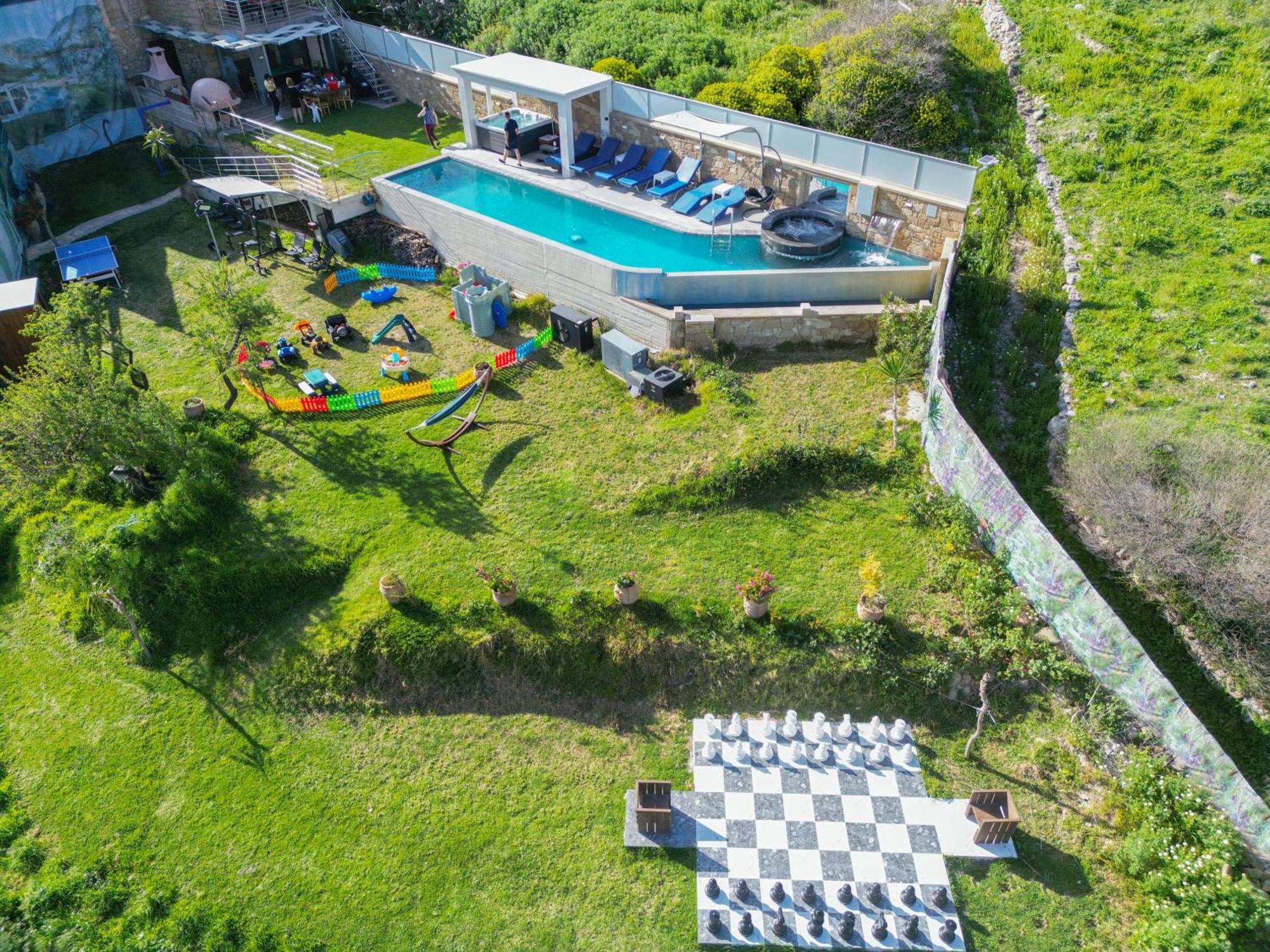 Heated Private Ozone Salt Pool, Jacuzzi, Cinema Inside & Outside, Ping Pong, Billiard, Ps5, Playground, Giant Chess, Giant Monopoly, Table Football, 3X Surround Sound - Villa Rokka Luxe Kissamos Luaran gambar