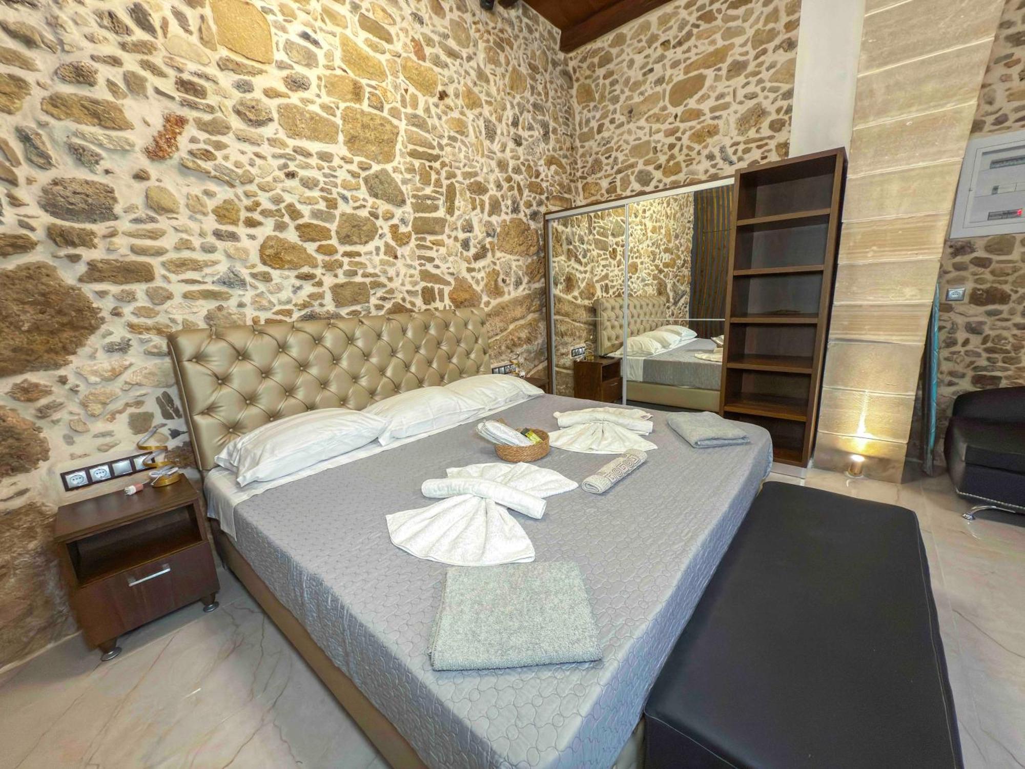 Heated Private Ozone Salt Pool, Jacuzzi, Cinema Inside & Outside, Ping Pong, Billiard, Ps5, Playground, Giant Chess, Giant Monopoly, Table Football, 3X Surround Sound - Villa Rokka Luxe Kissamos Luaran gambar