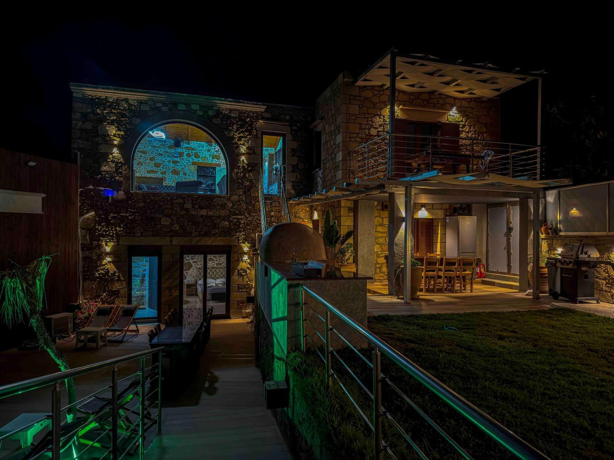 Heated Private Ozone Salt Pool, Jacuzzi, Cinema Inside & Outside, Ping Pong, Billiard, Ps5, Playground, Giant Chess, Giant Monopoly, Table Football, 3X Surround Sound - Villa Rokka Luxe Kissamos Luaran gambar