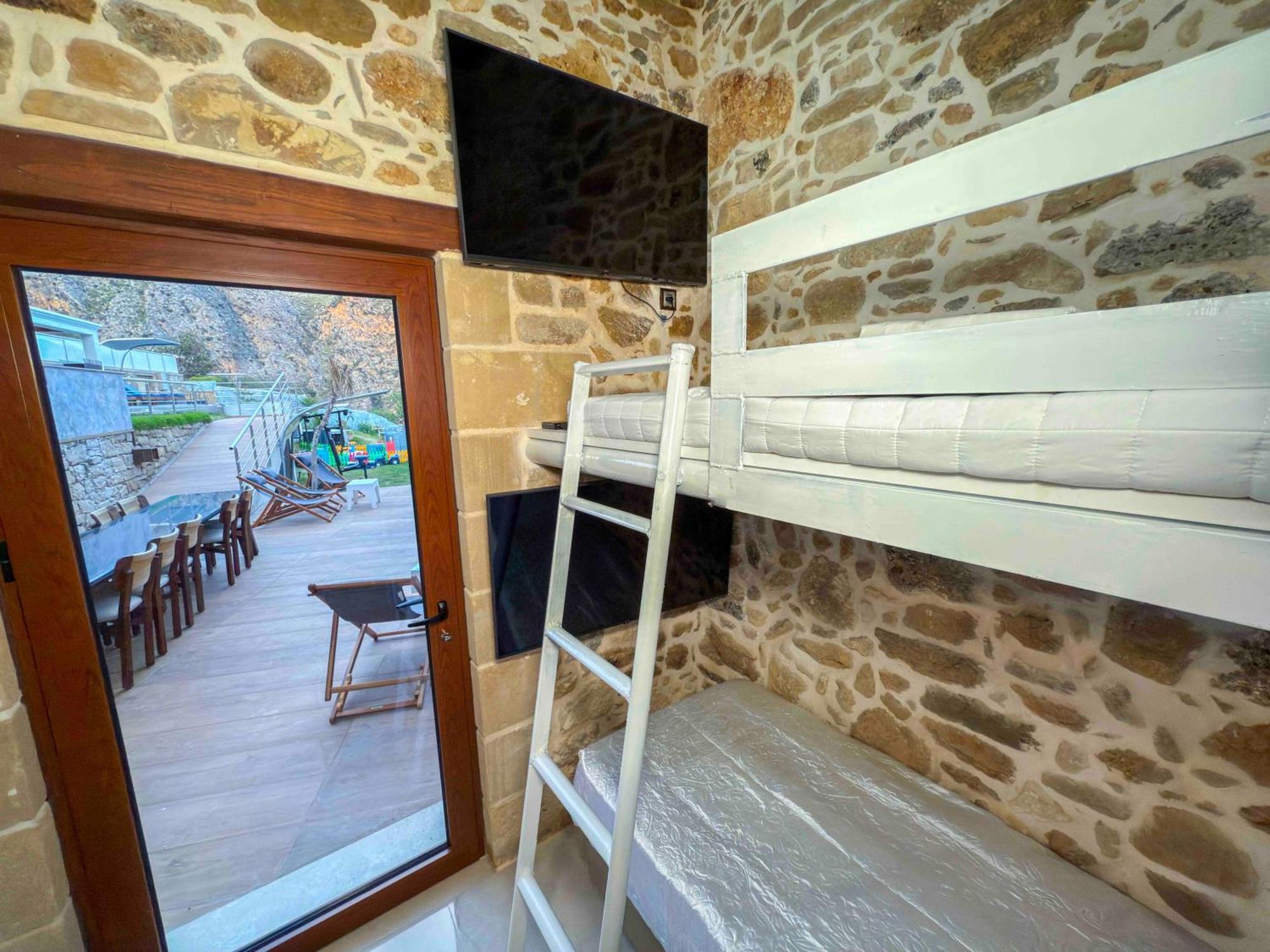 Heated Private Ozone Salt Pool, Jacuzzi, Cinema Inside & Outside, Ping Pong, Billiard, Ps5, Playground, Giant Chess, Giant Monopoly, Table Football, 3X Surround Sound - Villa Rokka Luxe Kissamos Luaran gambar
