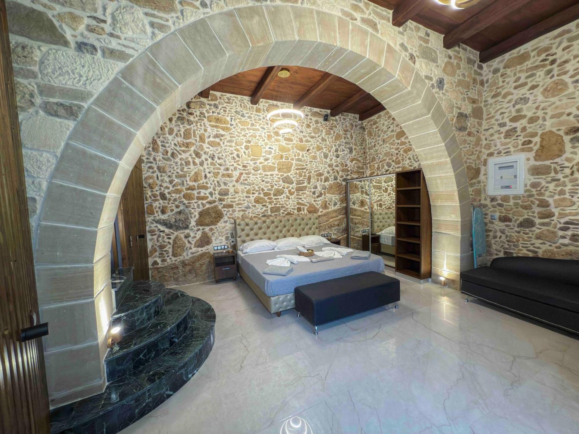 Heated Private Ozone Salt Pool, Jacuzzi, Cinema Inside & Outside, Ping Pong, Billiard, Ps5, Playground, Giant Chess, Giant Monopoly, Table Football, 3X Surround Sound - Villa Rokka Luxe Kissamos Luaran gambar