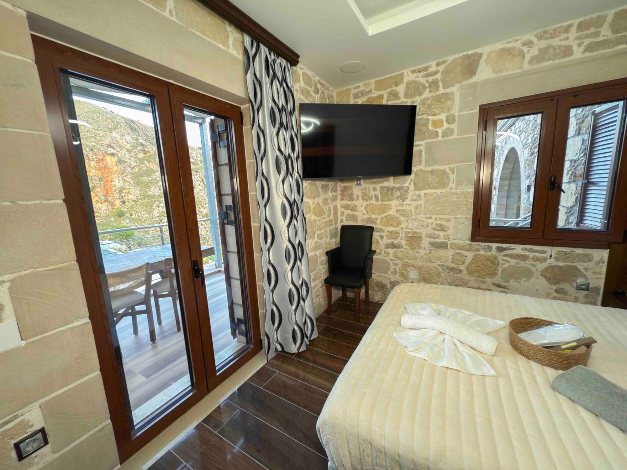 Heated Private Ozone Salt Pool, Jacuzzi, Cinema Inside & Outside, Ping Pong, Billiard, Ps5, Playground, Giant Chess, Giant Monopoly, Table Football, 3X Surround Sound - Villa Rokka Luxe Kissamos Luaran gambar