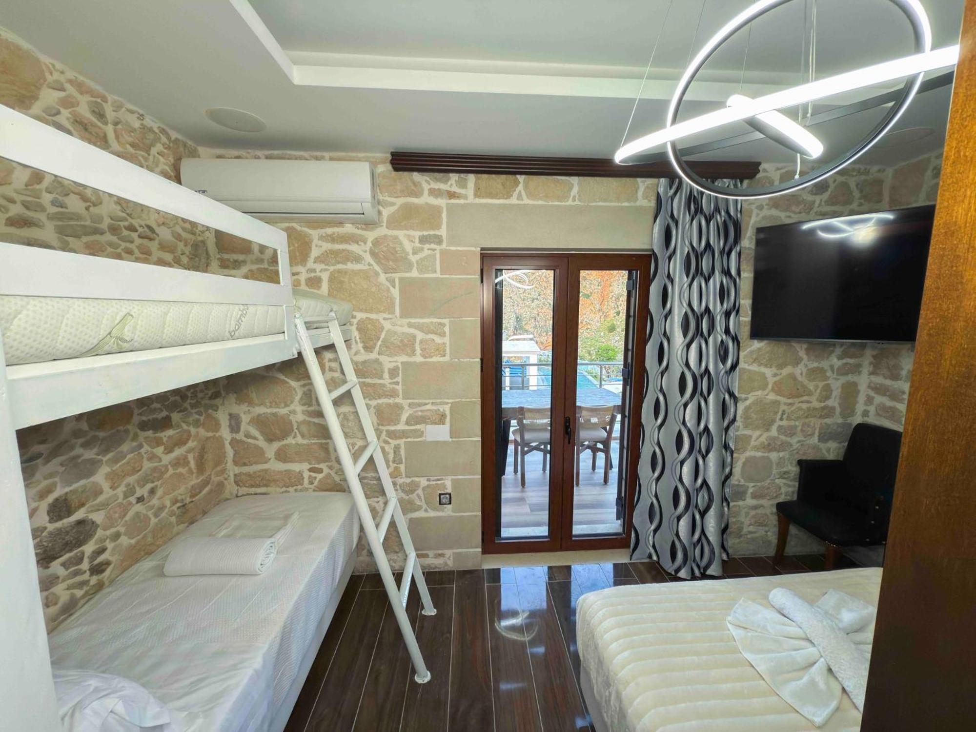 Heated Private Ozone Salt Pool, Jacuzzi, Cinema Inside & Outside, Ping Pong, Billiard, Ps5, Playground, Giant Chess, Giant Monopoly, Table Football, 3X Surround Sound - Villa Rokka Luxe Kissamos Luaran gambar